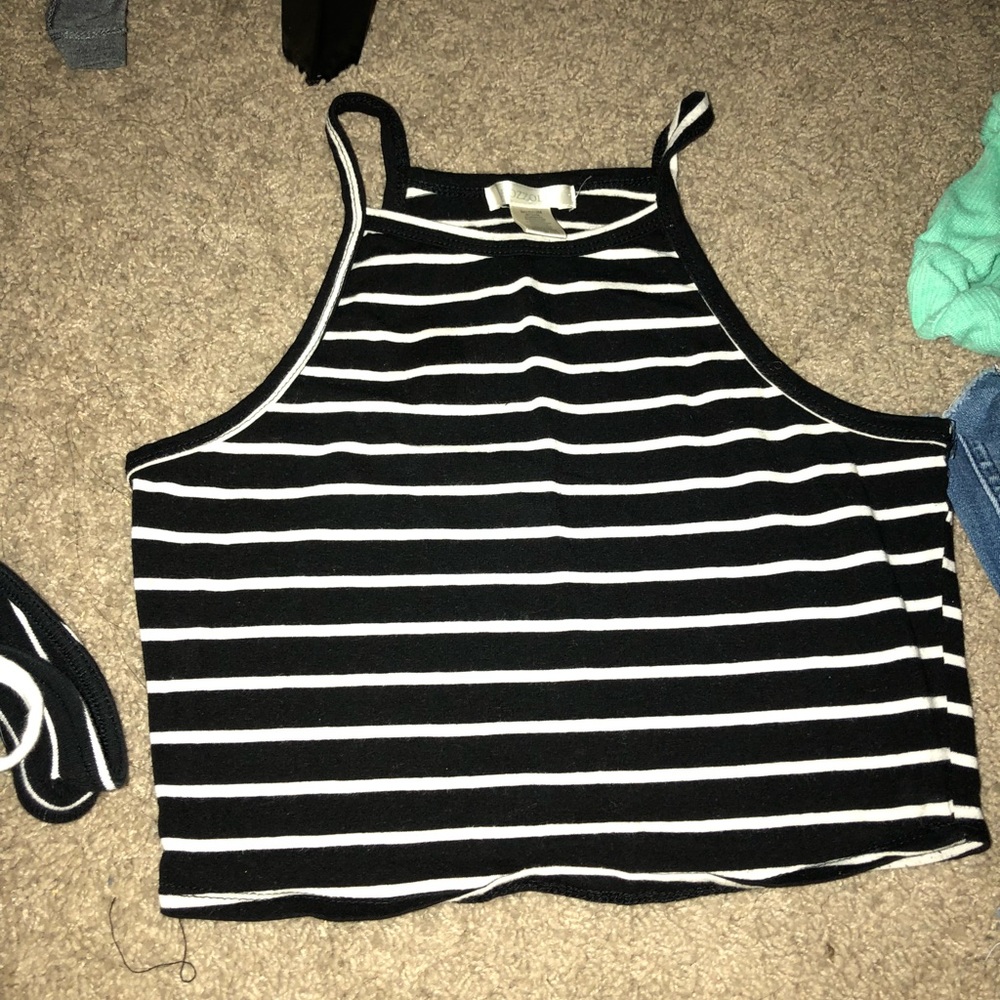 Black and white stripe crop top